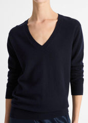 Cashmere Weekend V-Neck Sweater in V-Neck - COASTAL BLUE | VINCE Women