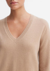 Cashmere Weekend V-Neck Sweater in V-Neck - CAMEL | VINCE Women