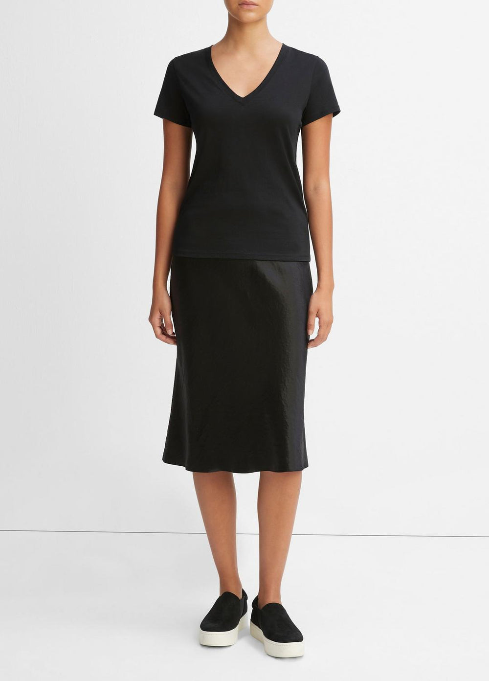 Essential Pima Cotton V-Neck T-Shirt in Short Sleeve - BLACK | VINCE Women