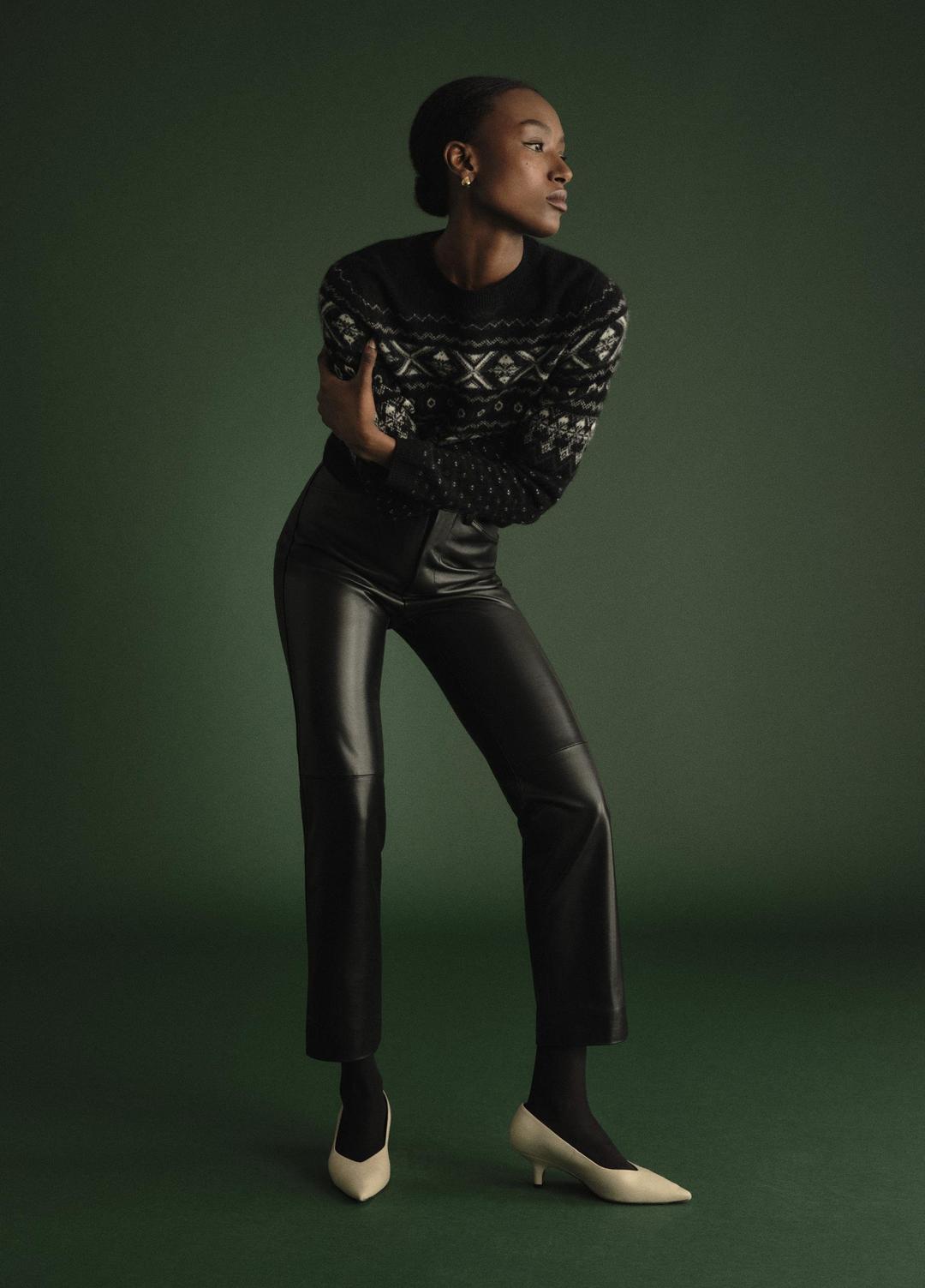 Fair Isle Plush Cashmere Sweater in Crew Neck - BLACK/WHITE COMBO | VINCE Women