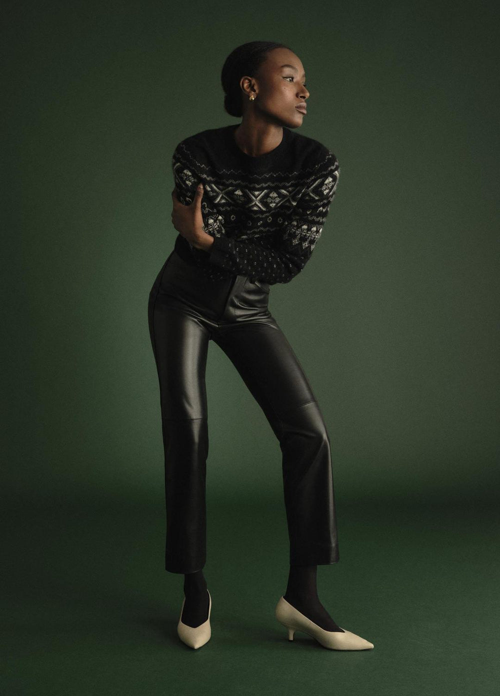 Fair Isle Plush Cashmere Sweater in Crew Neck - BLACK/WHITE COMBO | VINCE Women
