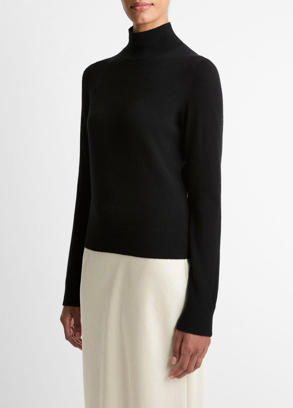 Cashmere Turtleneck Sweater in Turtleneck - BLACK | VINCE Women
