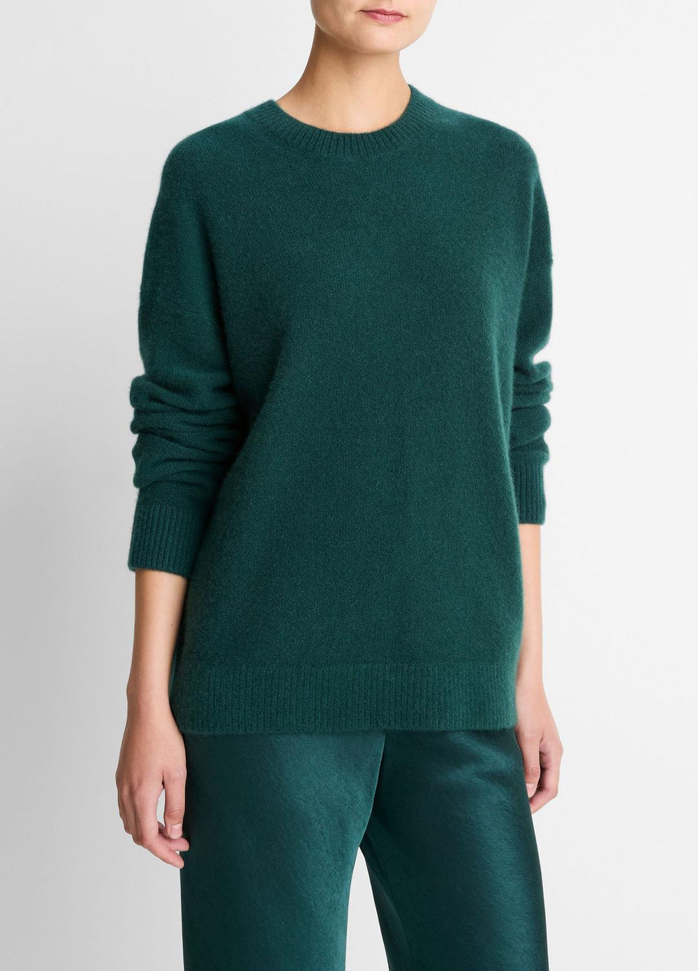 Plush Cashmere Crew Neck Sweater in Crew Neck - JUNIPER | VINCE Women