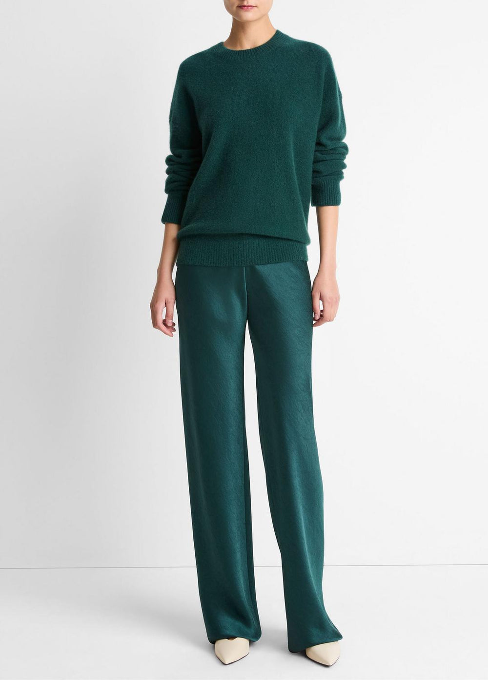 Plush Cashmere Crew Neck Sweater in Crew Neck - JUNIPER | VINCE Women