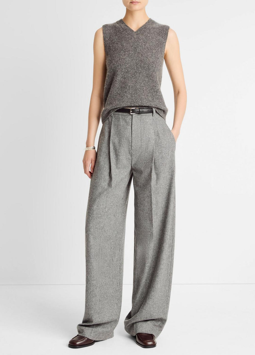 Donegal Plush Cashmere Sweater Vest in V-Neck - MEDIUM HEATHER GREY DONEGAL | VINCE Women