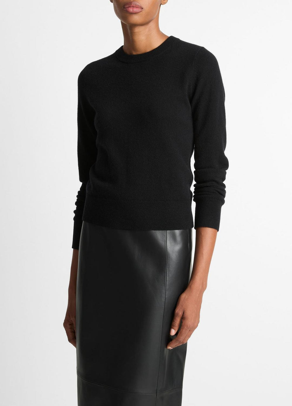 Cashmere Crew Neck Sweater in Crew Neck - BLACK | VINCE Women