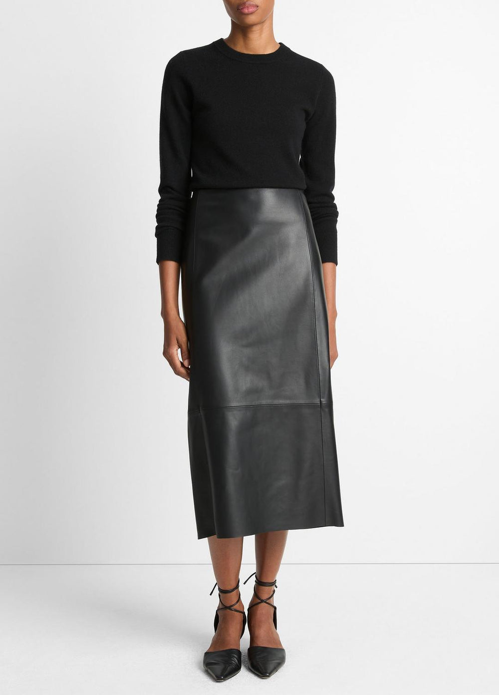 Cashmere Crew Neck Sweater in Crew Neck - BLACK | VINCE Women