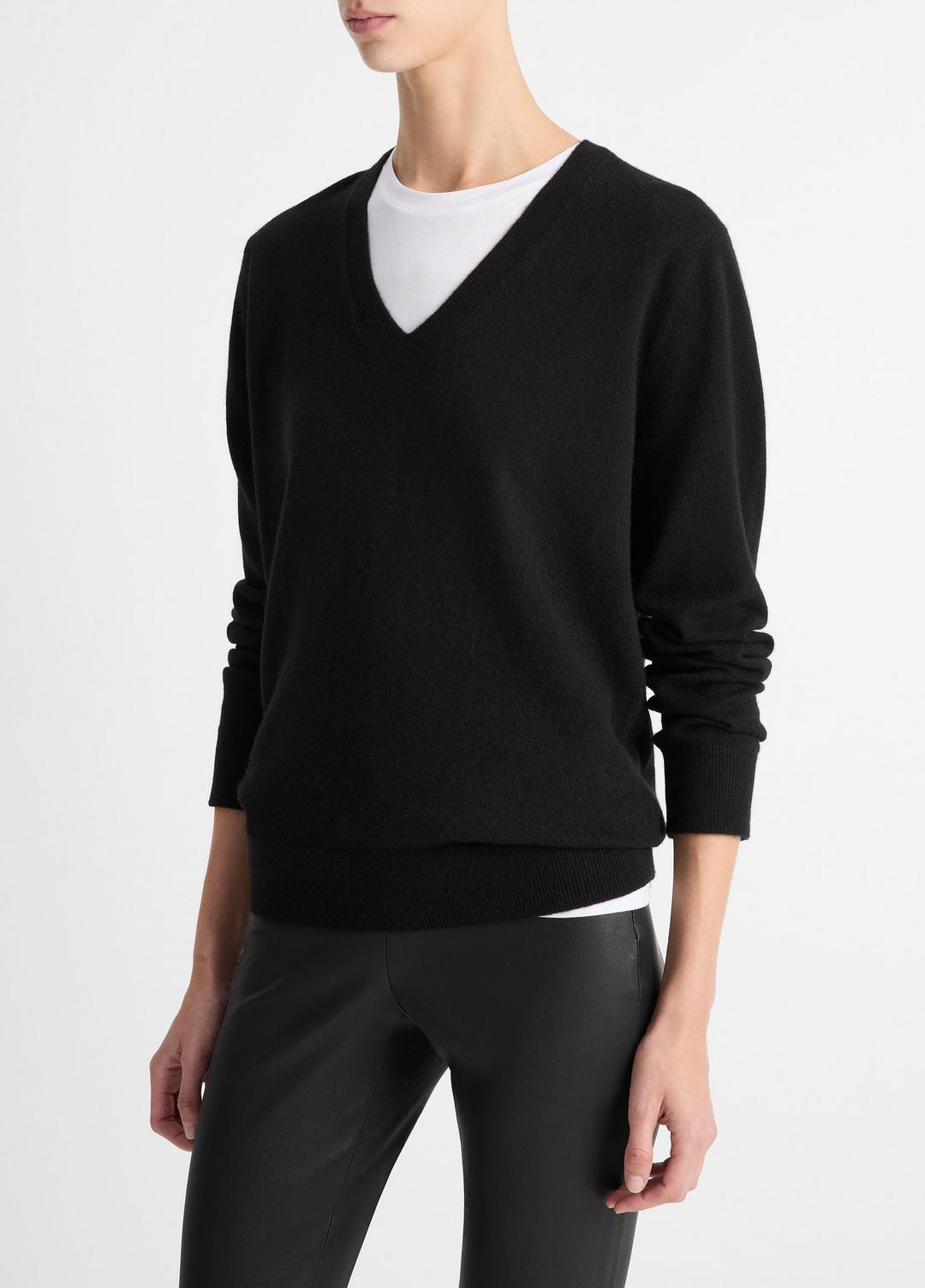Cashmere Weekend V-Neck Sweater in V-Neck - BLACK | VINCE Women