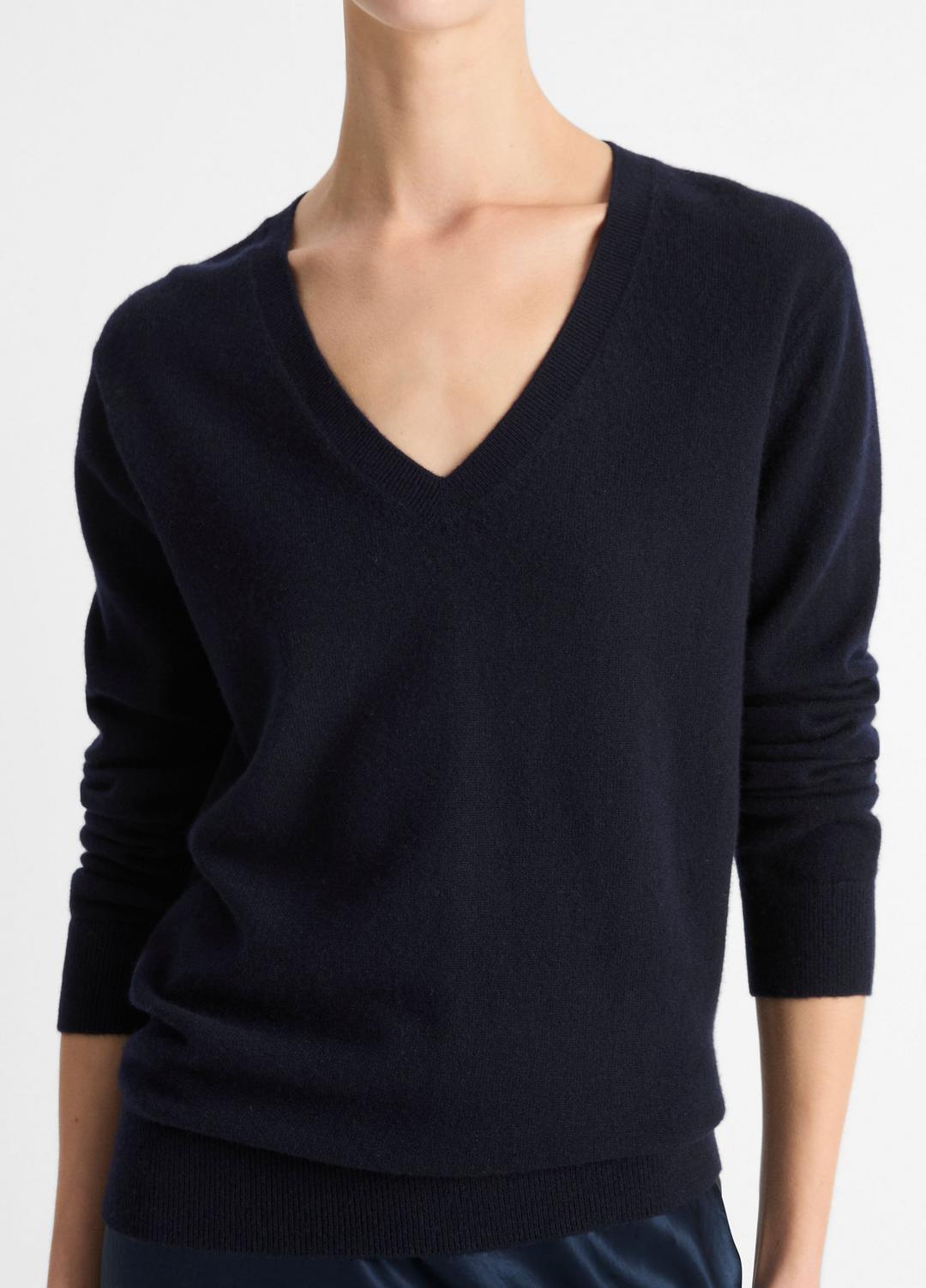 Cashmere Weekend V-Neck Sweater in V-Neck - COASTAL BLUE | VINCE Women