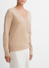 Cashmere Weekend V-Neck Sweater in V-Neck - CAMEL | VINCE Women