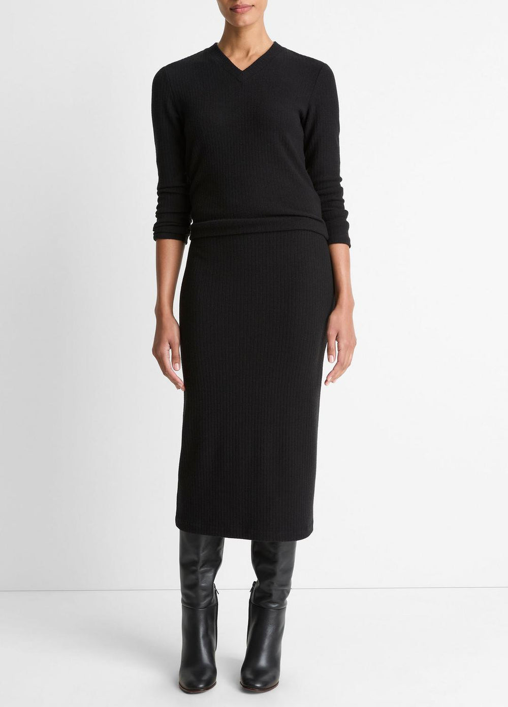 Cozy Rib High V-Neck Top in Long Sleeve - BLACK | VINCE Women
