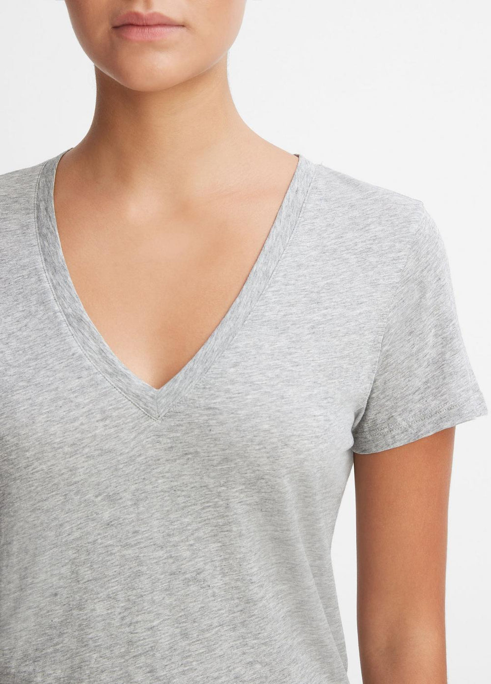 Essential Pima Cotton V-Neck T-Shirt in Short Sleeve - HEATHER GREY | VINCE Women