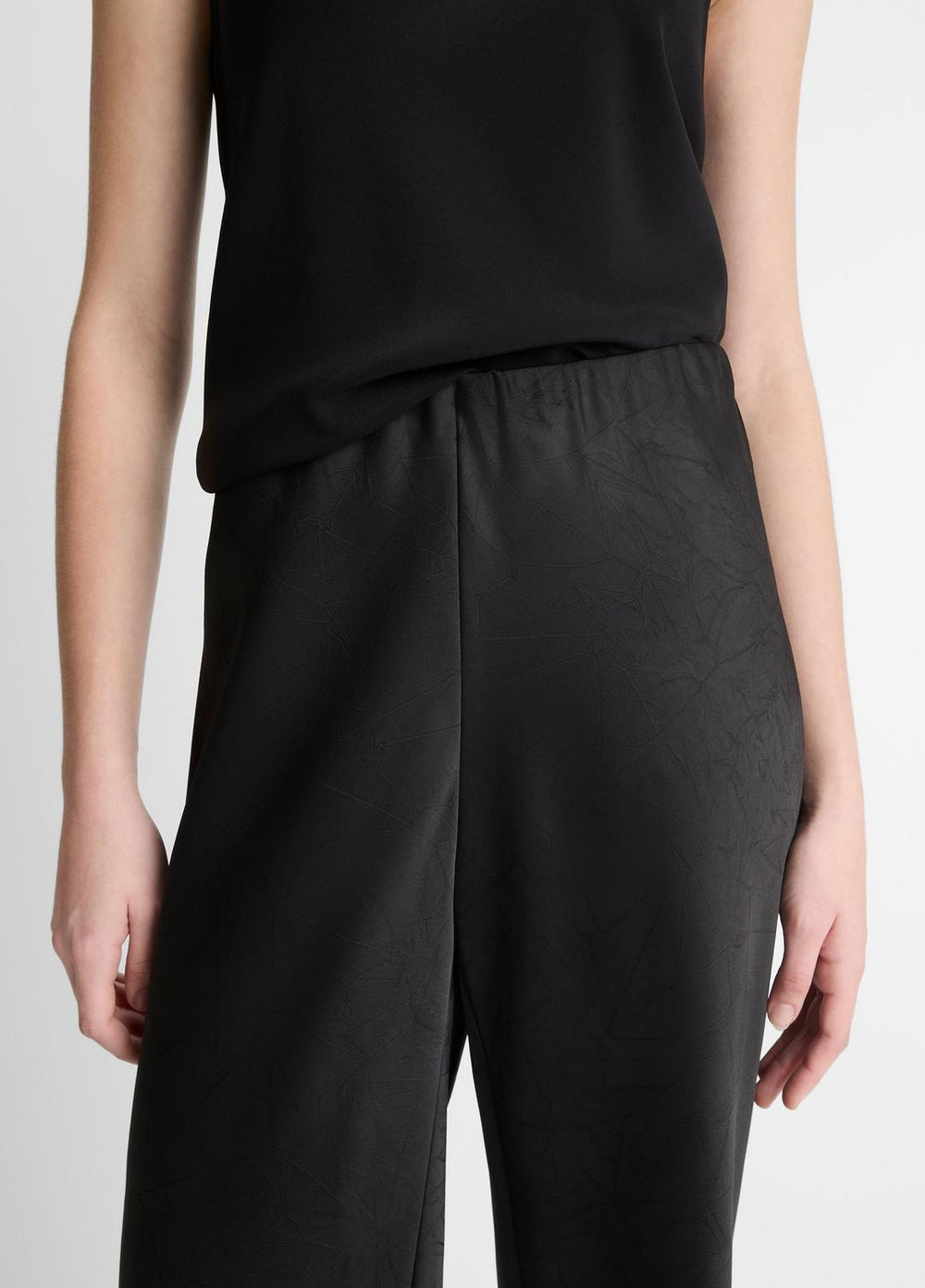 Colette High-Rise Fluid Satin Bias Pant in Trousers - BLACK | VINCE Women