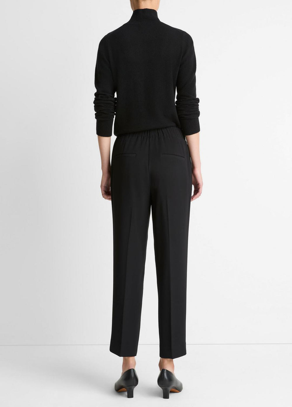 Crepe Tapered Pull-On Pant in Trousers - BLACK | VINCE Women