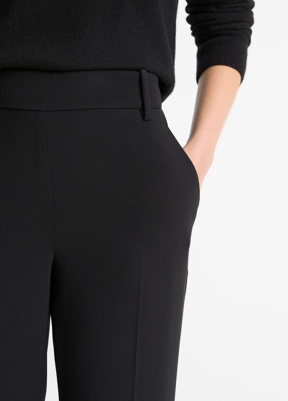 Crepe Tapered Pull-On Pant in Trousers - BLACK | VINCE Women