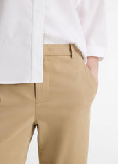 Avery Mid-Rise Italian Stretch-Cotton Chino Pant in Trousers - DESERT | VINCE Women