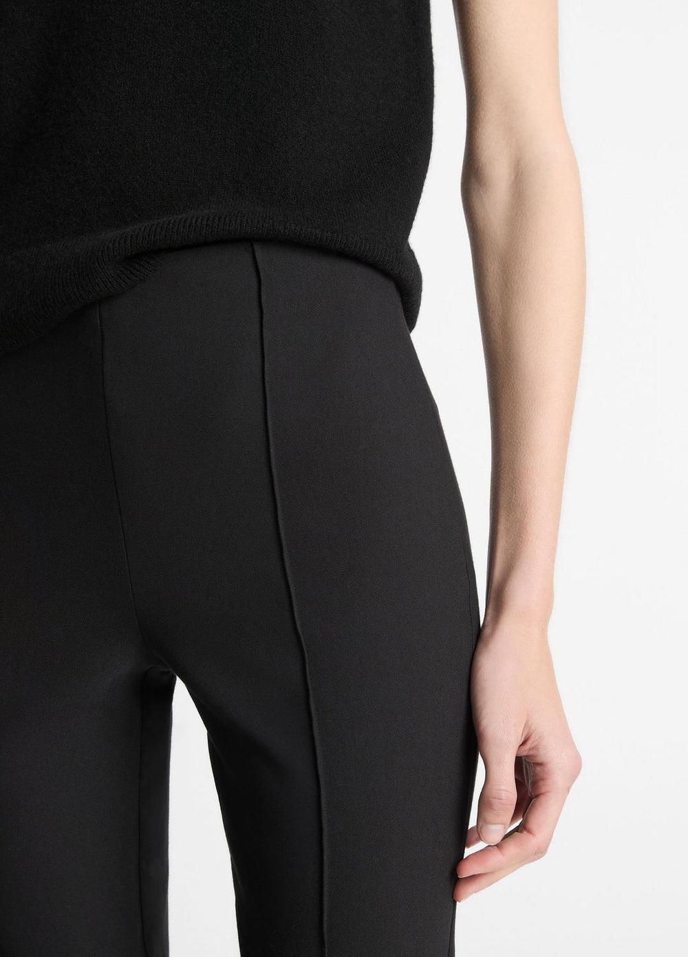 Niki Mid-Rise Pintuck Crop Flare Pant in Trousers - BLACK | VINCE Women