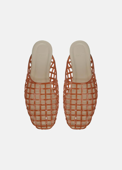 Barcelona Jelly Sandal in Sandals - DARK AMBER | VINCE Women