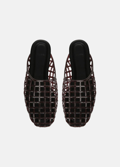 Barcelona Jelly Sandal in Sandals - GANACHE | VINCE Women