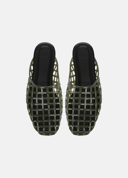 Barcelona Jelly Sandal in Sandals - CHIVE | VINCE Women
