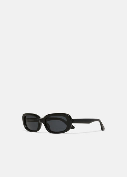 Chimi 12 Sunglasses in Sunglasses - BLACK | VINCE Women/Men