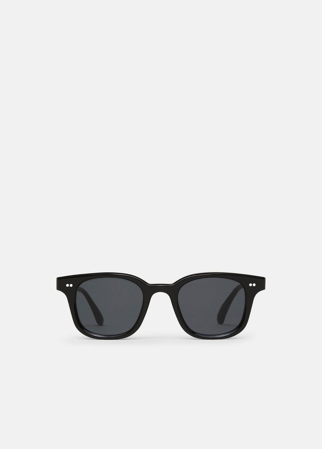Chimi 02 Sunglasses in Sunglasses - BLACK | VINCE Women/Men
