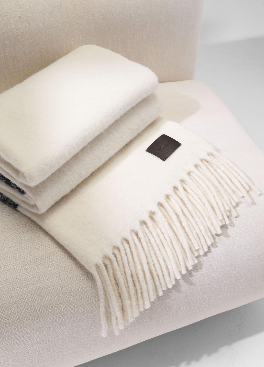 Brushed Alpaca-Blend Throw in Pillows & Blankets - WHITE/BLACK | VINCE Women