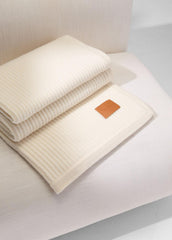 Wool and Cashmere Cardigan-Stitch Throw in Pillows & Blankets - LACE | VINCE Women