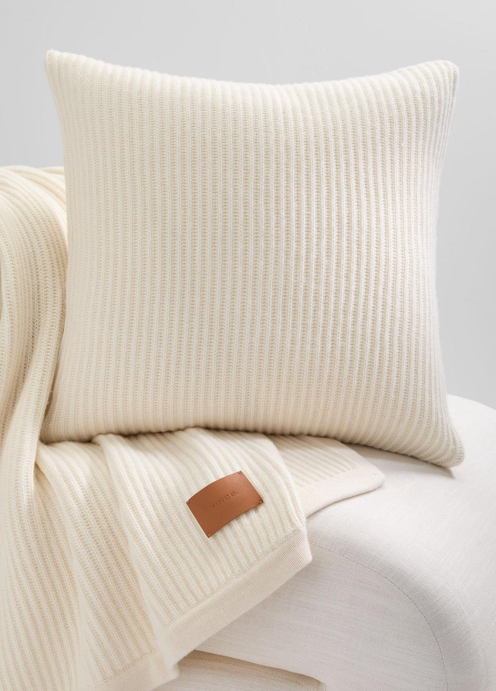 Wool and Cashmere Cardigan-Stitch Pillow in Pillows & Blankets - LACE | VINCE Women