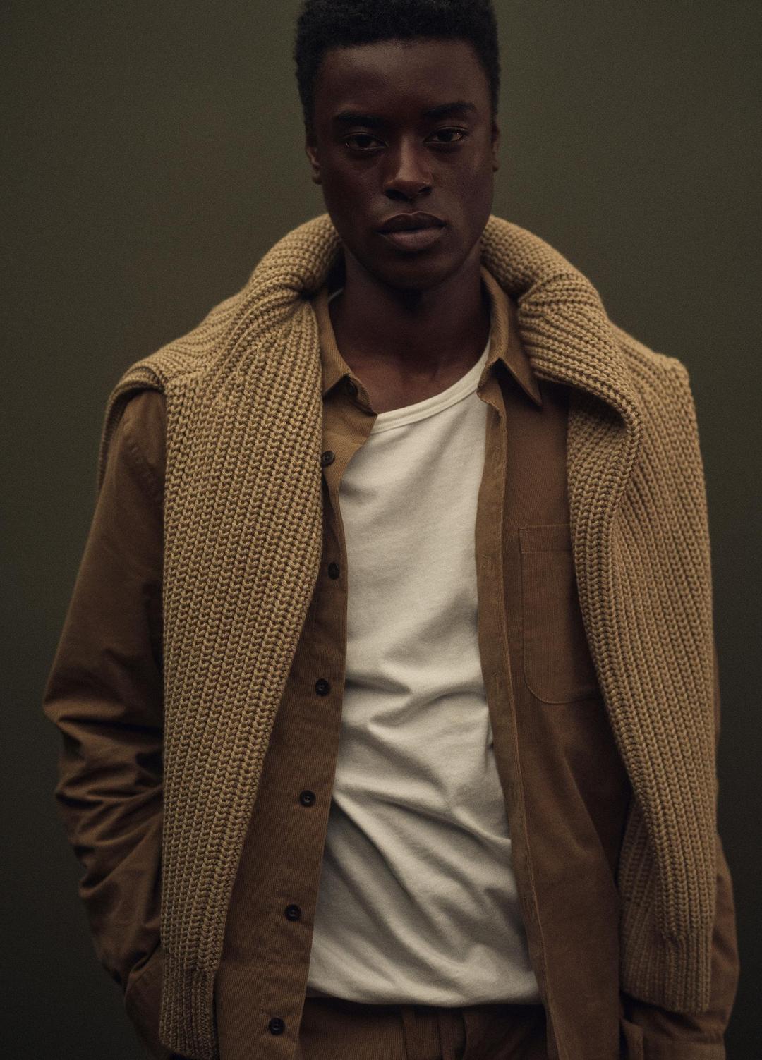 Utility Shaker Merino Wool Sweater in Crew Neck - HEATHER RIVER SAND | VINCE Men