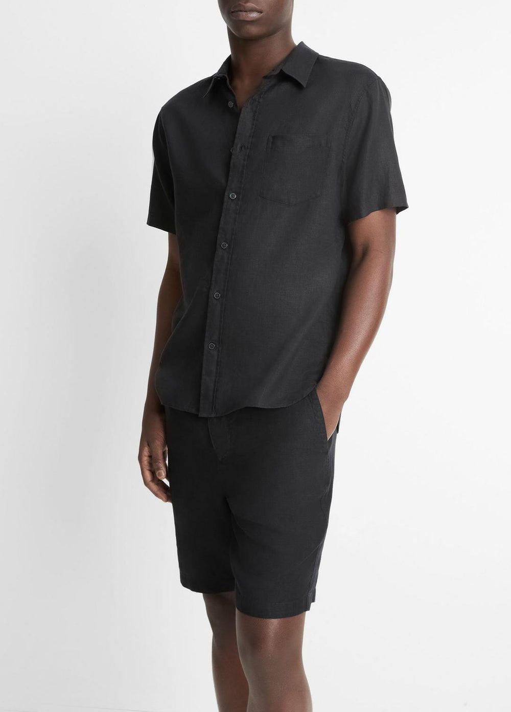 Linen Short-Sleeve Shirt in Short Sleeve - BLACK | VINCE Men