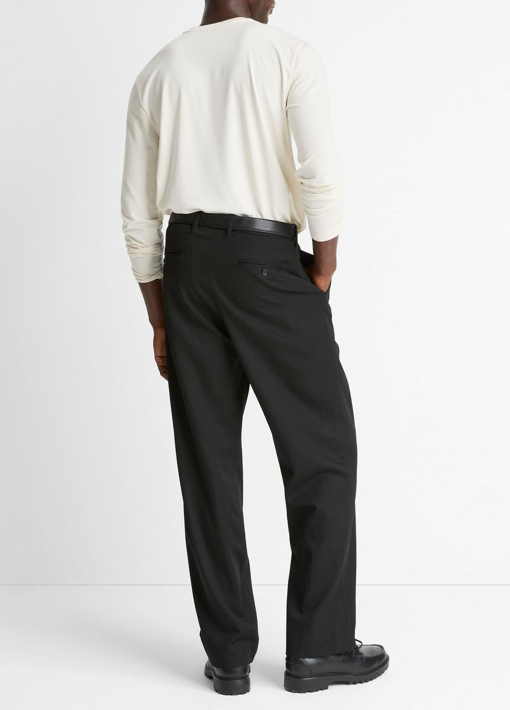 Wool Double-Pleat Suiting Trouser in Trousers - BLACK | VINCE Men
