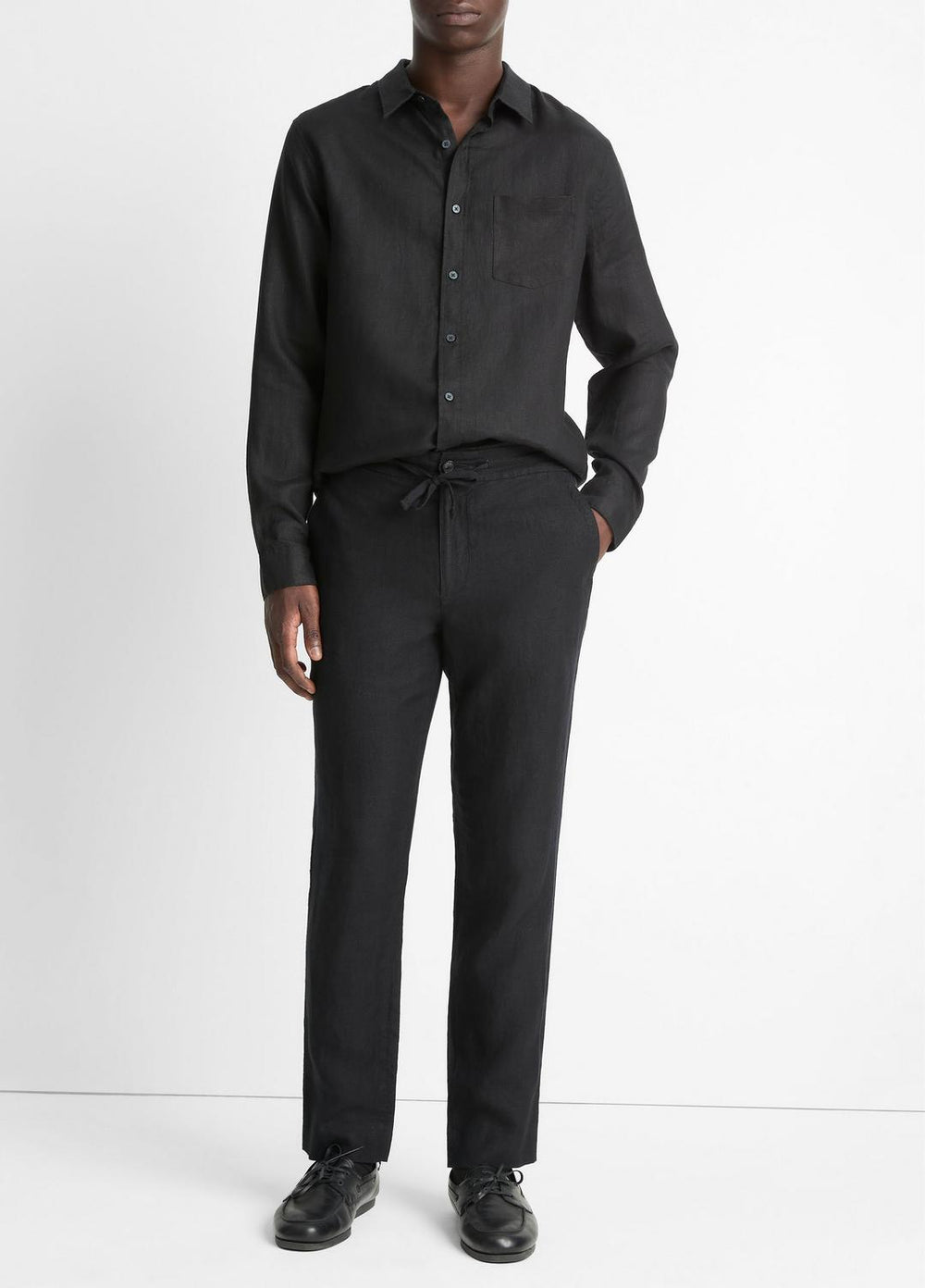 Lightweight Hemp Pant in Trousers - BLACK | VINCE Men